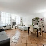 Riverwalk Al Castello Up To 3 People *
