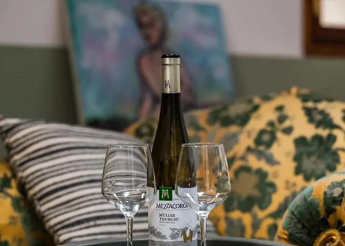 Riverwalk Al Castello Up To 3 People アパート ヴェローナ