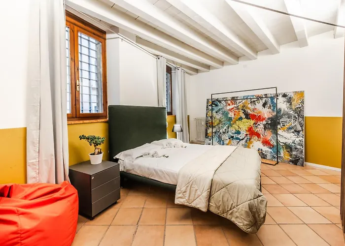 Riverwalk Al Castello Up To 3 People アパート ヴェローナ