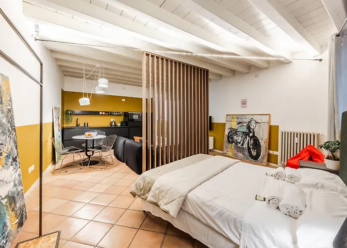 Riverwalk Al Castello Up To 3 People