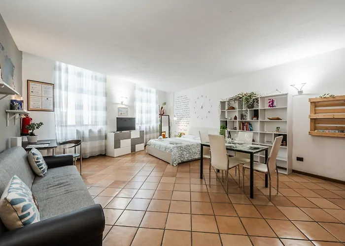 Riverwalk Al Castello Up To 3 People *