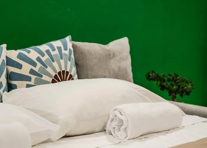 Riverwalk Al Castello Up To 3 People アパート ヴェローナ