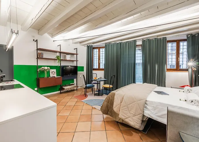 Riverwalk Al Castello Up To 3 People