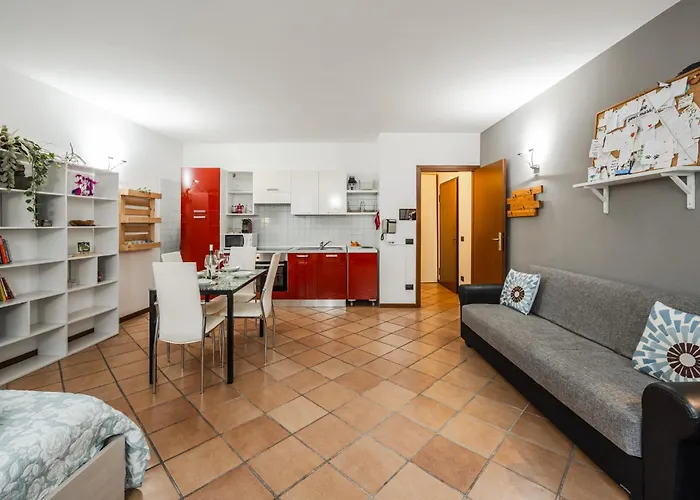 Riverwalk Al Castello Up To 3 People *