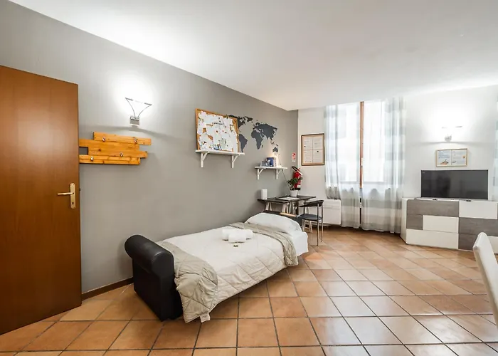 Riverwalk Al Castello Up To 3 People