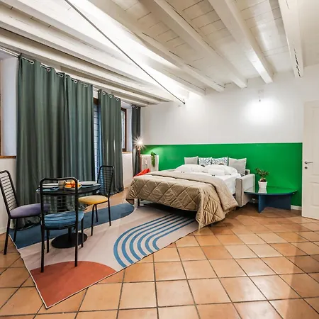 Riverwalk Al Castello Indipendent Apartment *